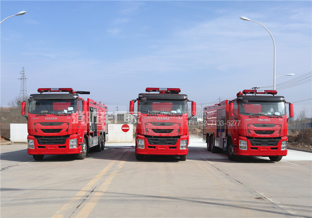 五十鈴后雙橋干粉泡沫聯用消防車 五十鈴后雙橋干粉泡沫聯用消防車